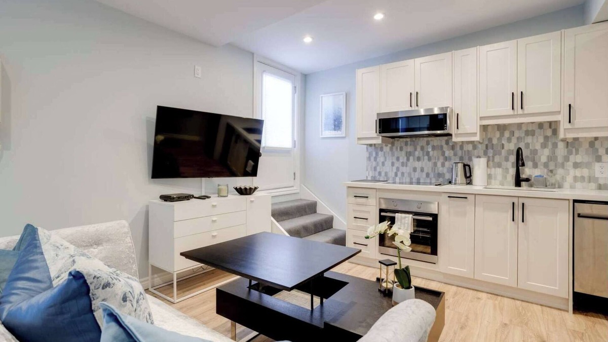Leslieville Hotel | Casa Hotel Stylish Suite with Patio in Leslieville!