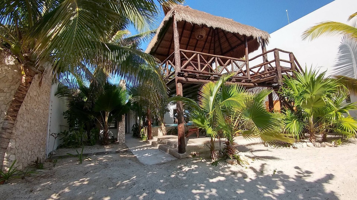 Chelem Villa | Casa Huul Kiin, with beautiful Mayan pool and palapa!