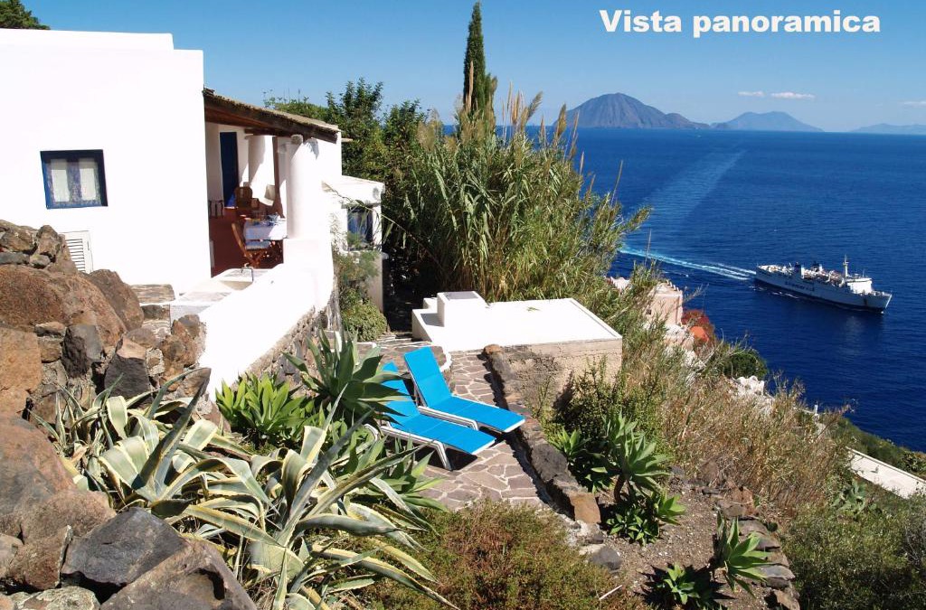 Alicudi Porto House | Casa Ibiscus Resort