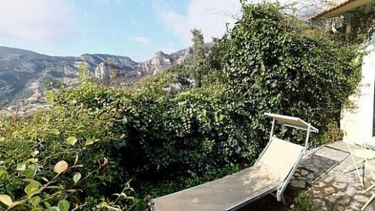 Nocelle House | Casa Ilnira E, fully refundable with voucher*: A bright and elegant apartment in a quiet position, located on a hillside above the sea, with Free WI-FI.