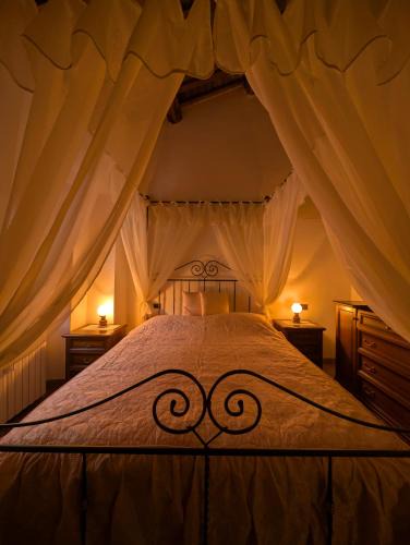 Monterone House | Casa in Borgo Medievale in Toscana