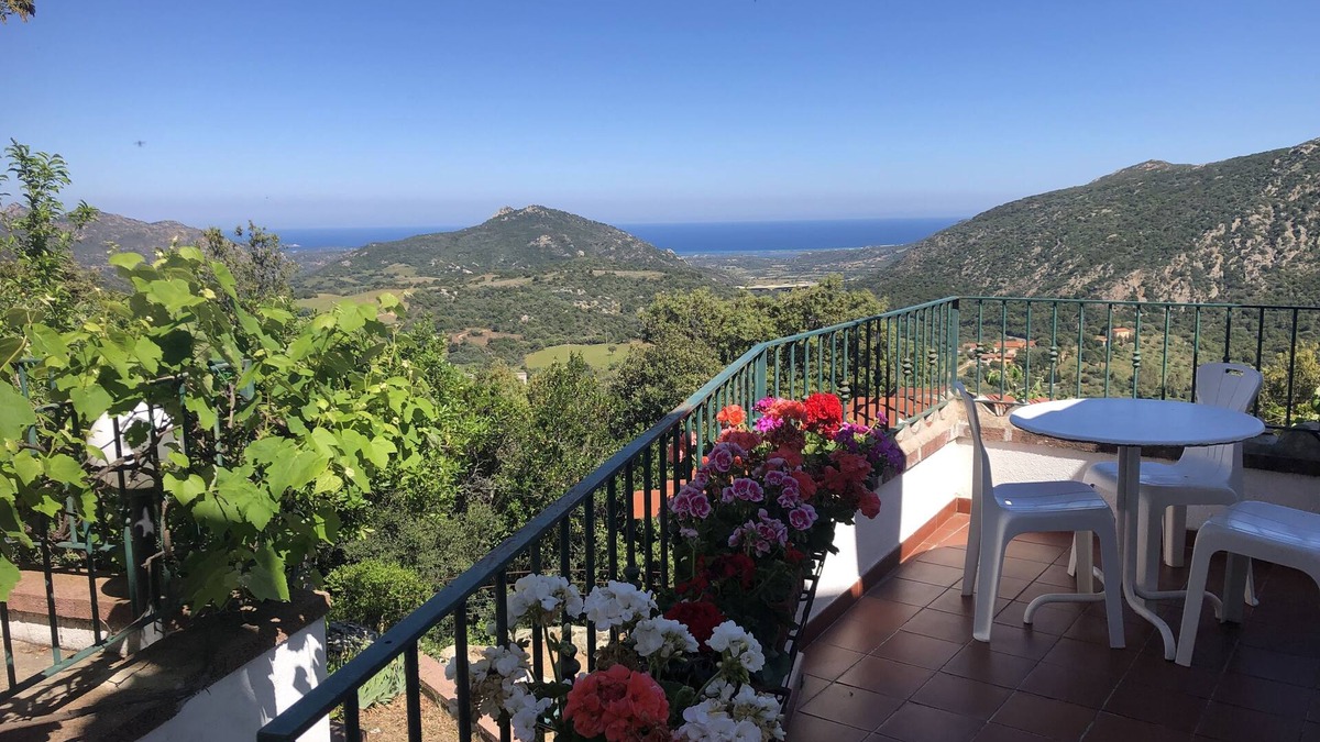 Loiri Porto San Paolo House | Casa in collina, con vista mare panoramica. A 10 minuti dalla spiaggia la cinta.