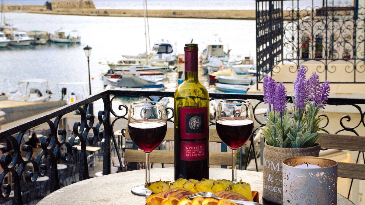Old Town House | Casa Ithomi, 3 Bedroom Maisonnet, Old Harbor Chania