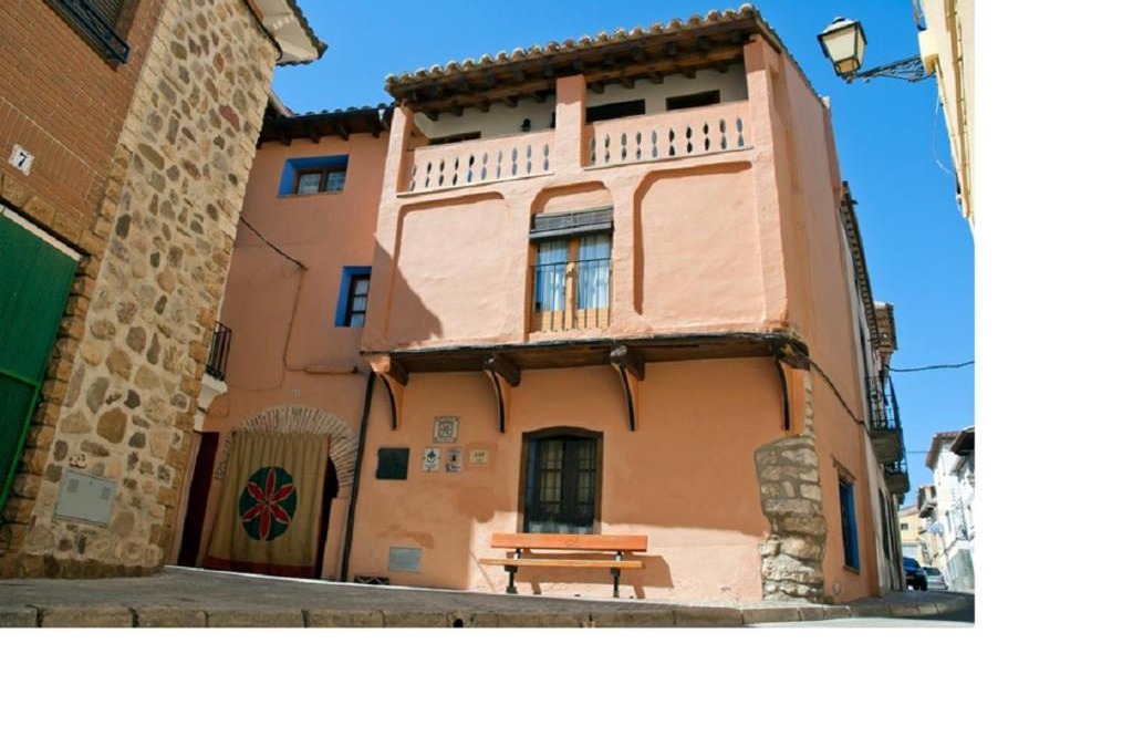 Azuara House | Casa Jara
