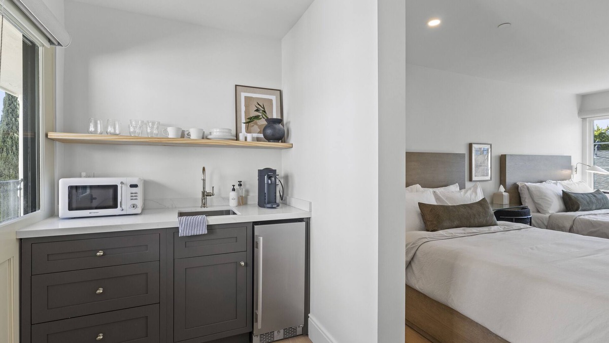 Laguna Apartment | Casa Jardin Unit 12-Boutique Suite in Downtown Santa Barbara
