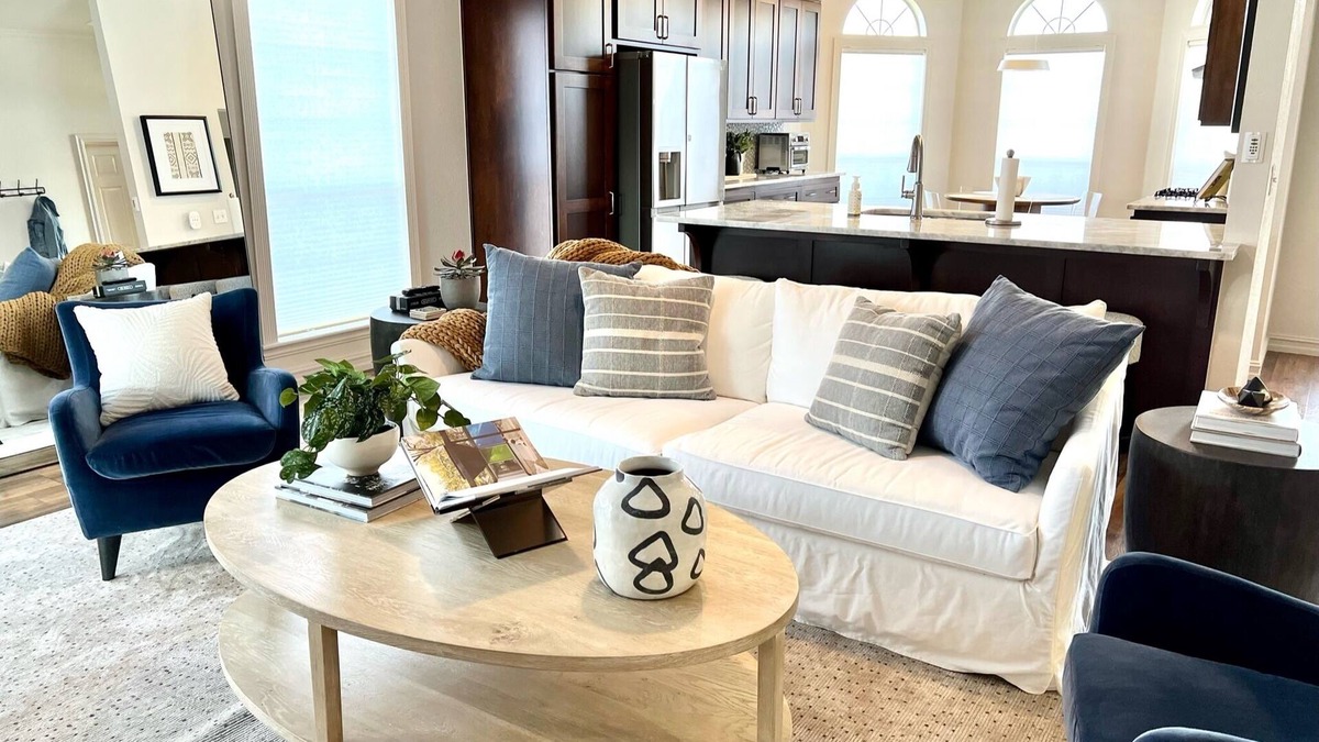 Jenks House | Casa Joya - A Jenks Gem Professionally designed three-bedroom luxury home!