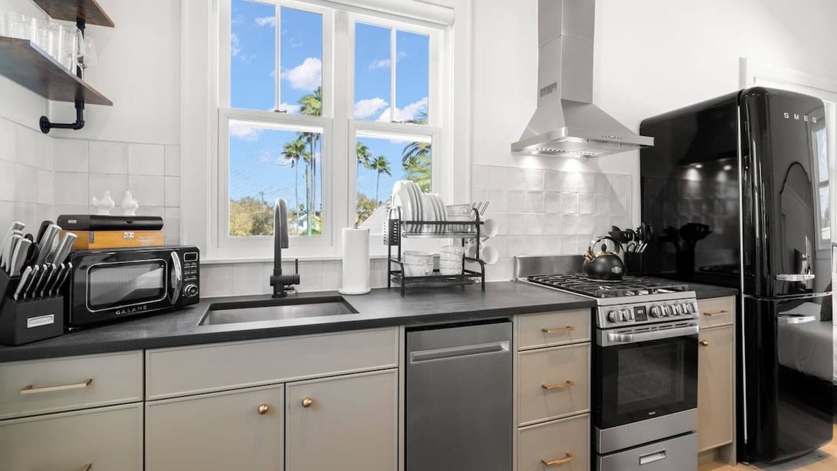 Historic Ybor Apartment | Casa Julieta Luxury Ybor-themed Studio