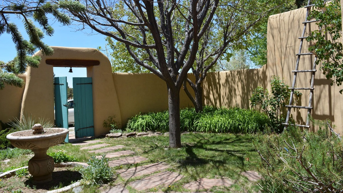 Arroyo Seco House | Casa Kachina and Guest House in Beautiful Los Altos Great Mountain Views
