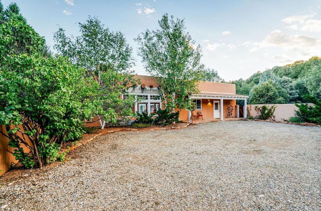 Valdez House | Casa Kiva