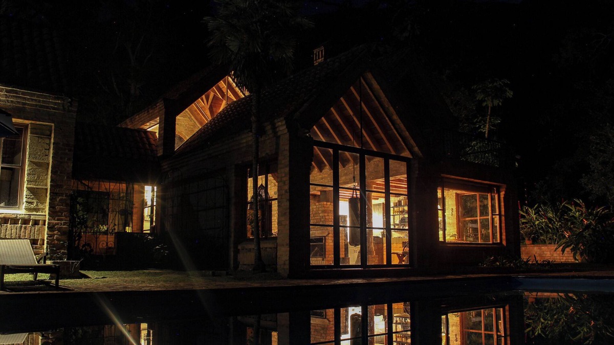 Pacho Villa | Casa Kolibri: Spectacular villa on a private lake