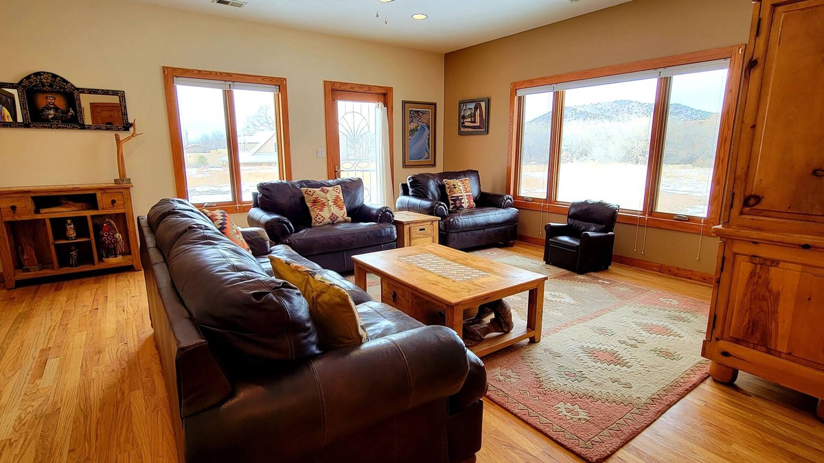 La Cienaga House | Casa La Capilla: Rural Creekside Retreat near SF