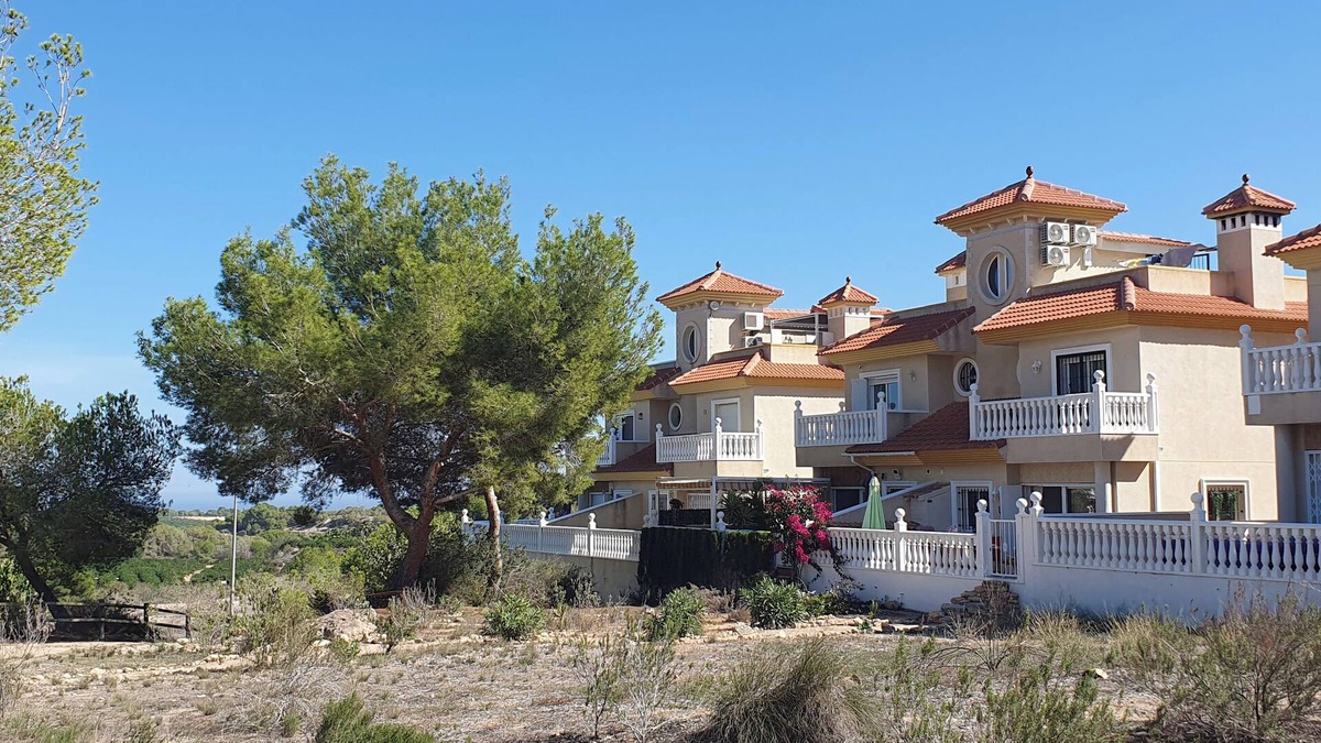 Pinar de Campoverde House | Casa la Perla, our own private house with 3 bedrooms and 2 bathrooms.