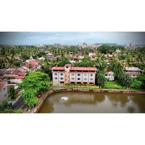 Panaji Hotel | Casa Laguna Lakefront