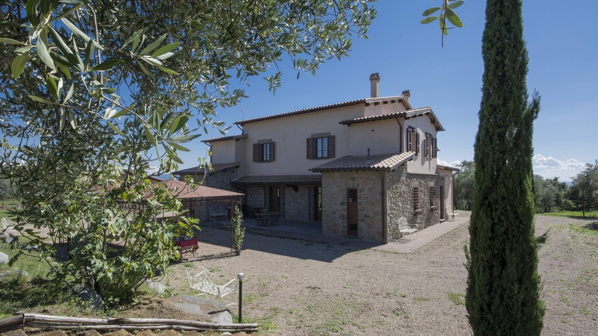 Montefiascone Apartment | Casa Latina, ten plus rooms, fireplace with large terrace
