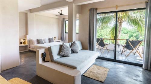 Santa Maria Apartment | Casa Leah Puerto Escondido - Luxurious Seaside Retreat in Zicatela - 2 Outdoor Pools - Steps to The Beach - 10