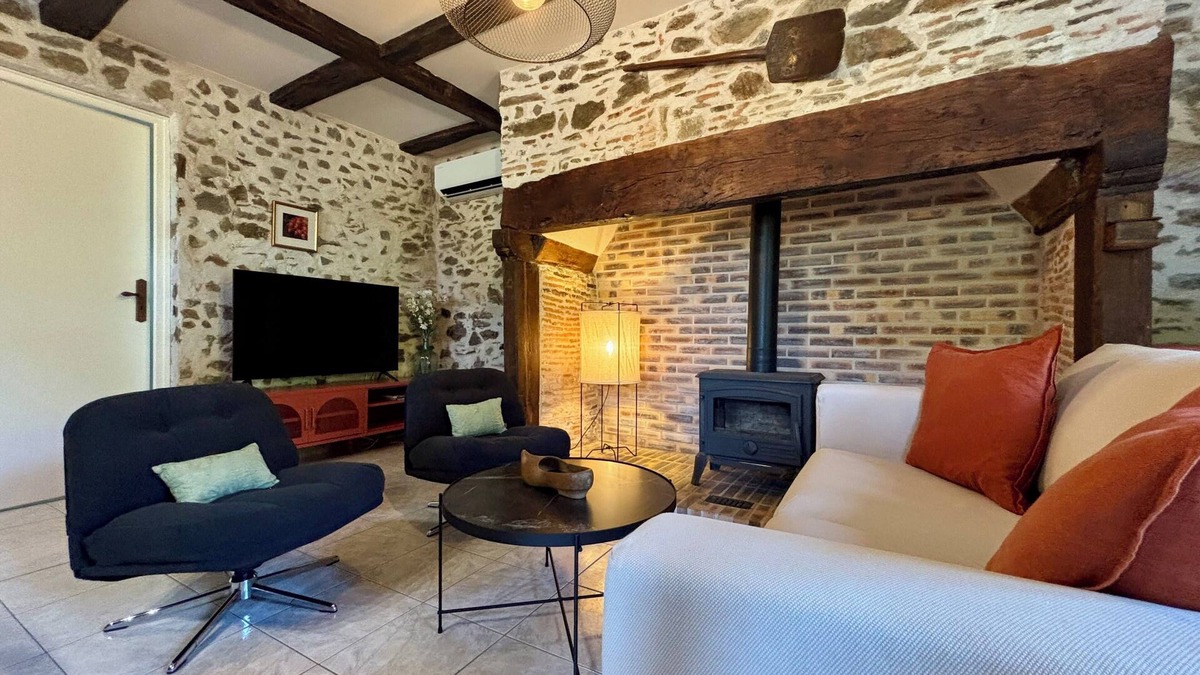 Naves House | Casa Les Combes - Maison typique climatisé avec jardin