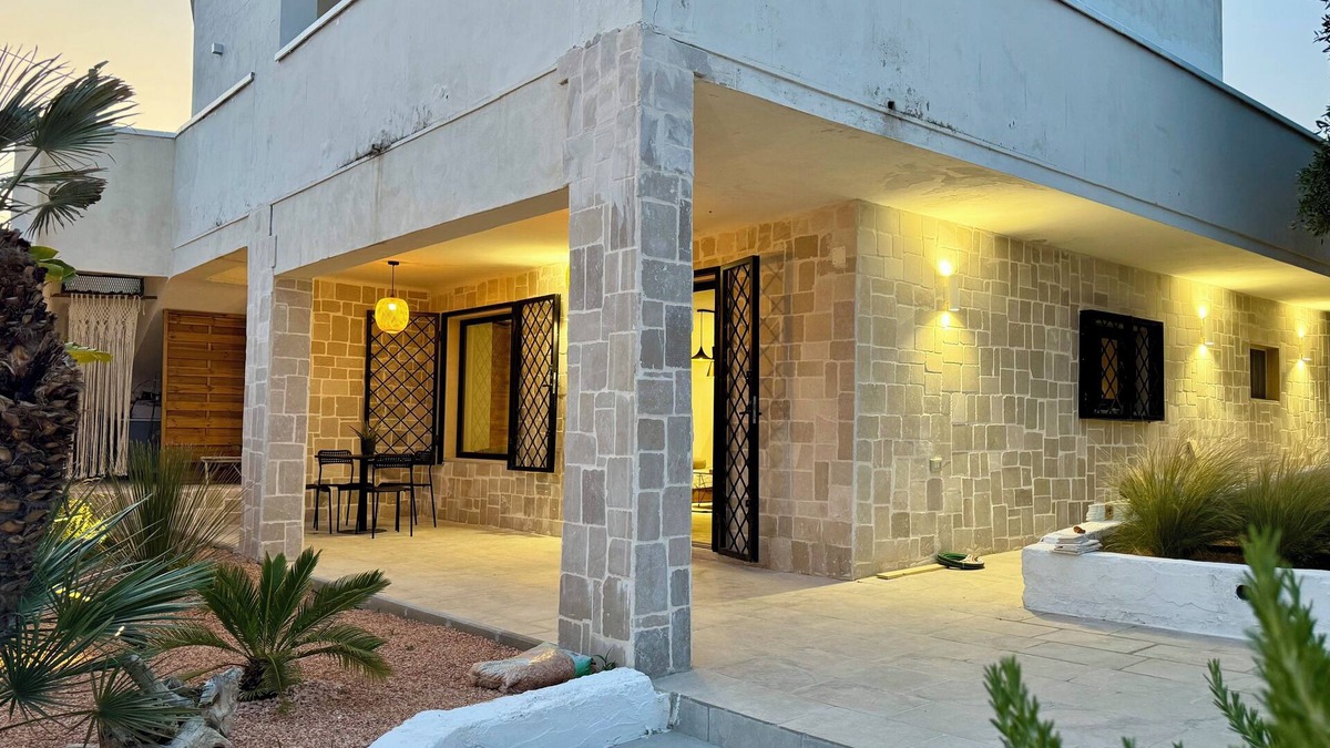 Marina di Lizzano Apartment | CASA LIBECCIO, 150 mt from the sea apartment with private entrance and garden