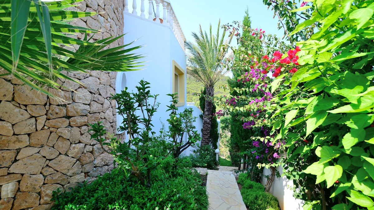 Cala Vadella House | Casa Limonada for 6 people - with sea views near the beach.