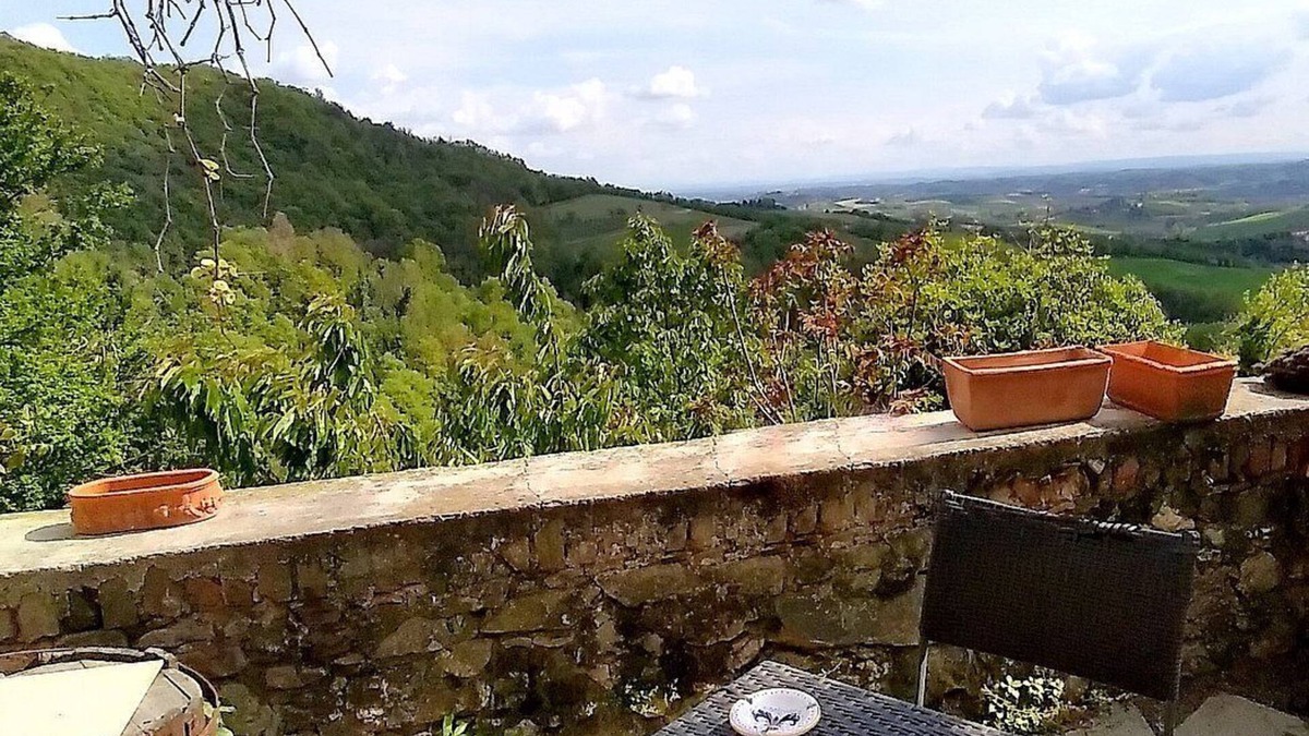 Villadeati House | Casa Lissy: A characteristic two-story independent house made of stone, with Free WI-FI.