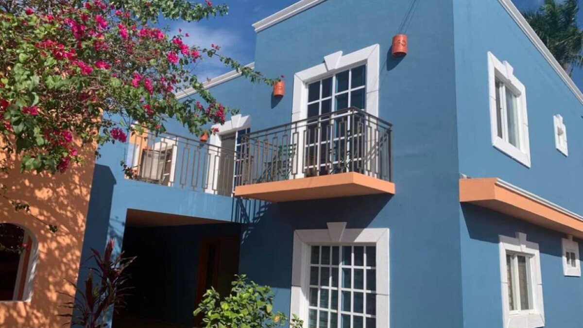 Merida House | Casa Livingston.Bellísimanopen flor plan , large pool, well maintained home