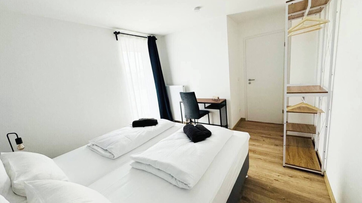 Munchen District Apartment | Casa Lobo - 3BR stay close to Munich City and Airportnn