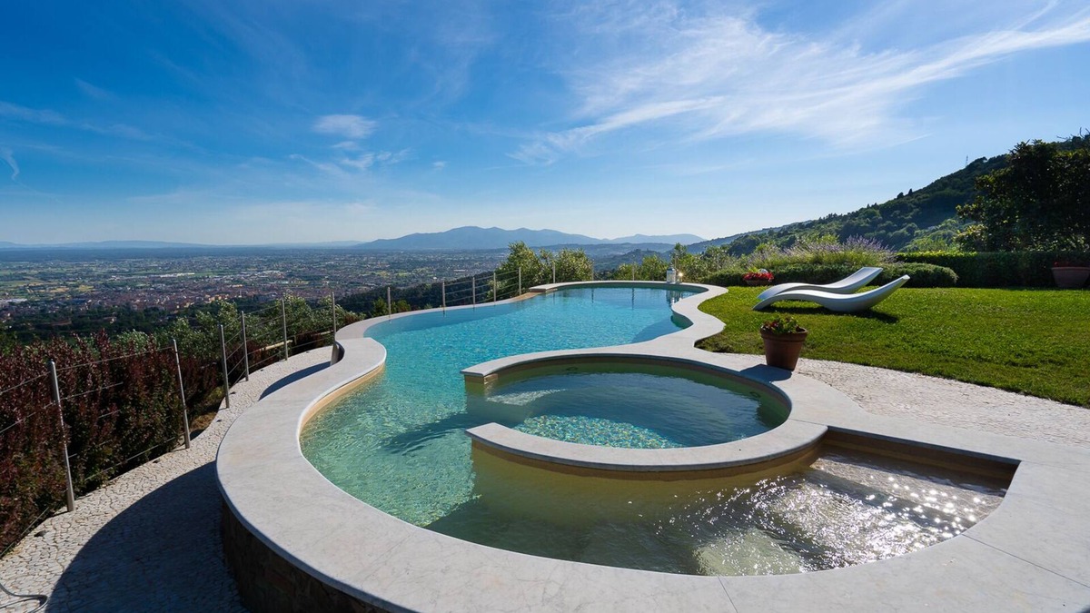 Margine Coperta-Traversagna Villa | Casa Loretta Luxury Villa With Swimming Pool and Whirlpool