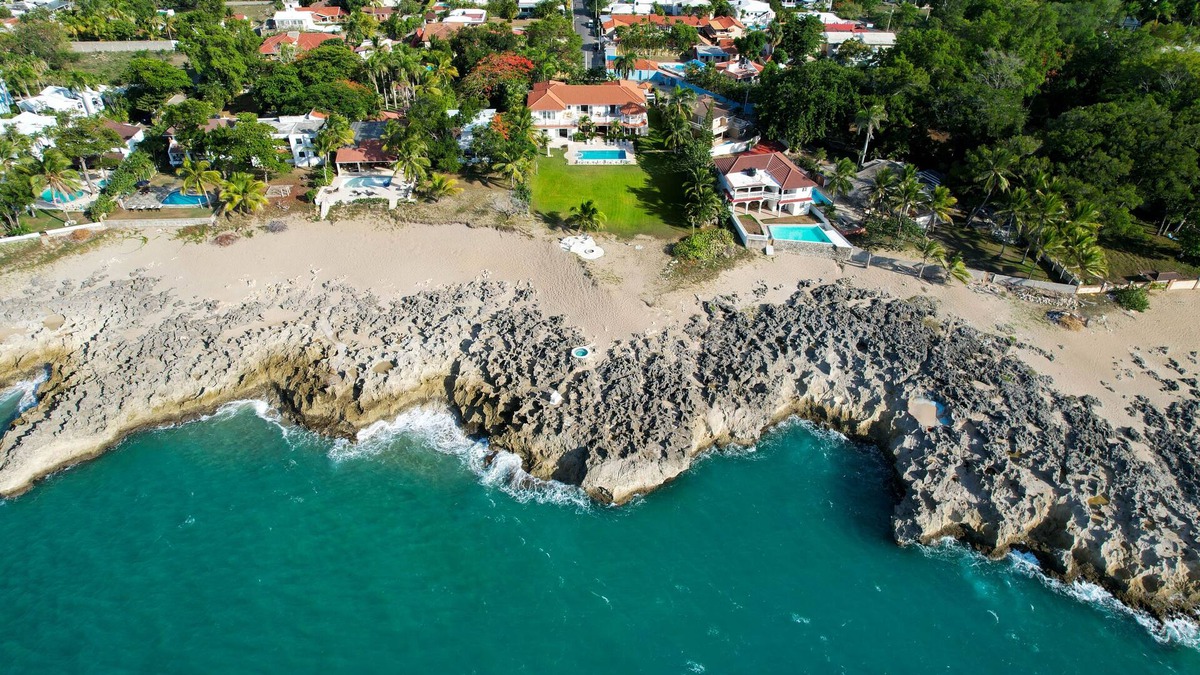 Playa Chiquita Villa | Casa Los Sueños: Oceanfront Elegance Meets Tropical Luxury!