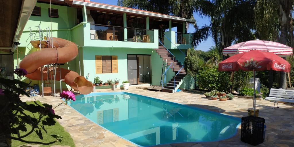 Batatuba House | Casa Lot Fechado, Churrasqueira, Piscina, Toboágua, parque para crianças , Internet
