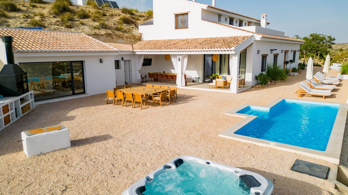 La Alqueria Villa | Casa Lua Galera - Casa Rural de Lujo con 2 Piscinas, spa y Vistas Espectaculares