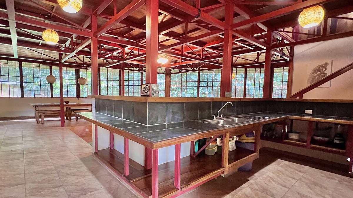 Chiguata House | Casa Luna Amarilla 2 BR in Playa Chiquita