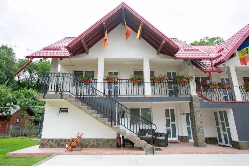 Oestii Paminteni House | Casa Mădălina