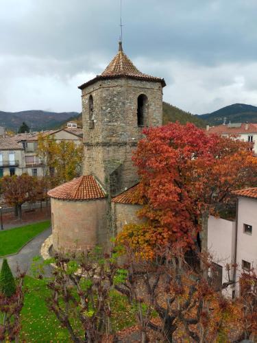 Sant Joan de Les Abadesses Apartment | Casa María, ático con vistas y parking