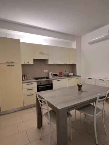 Cerignola Apartment | Casa Magenta Centro Città (secondo piano)
