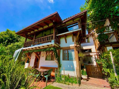 Cumbaya Bed & Breakfast | Casa Magnolia