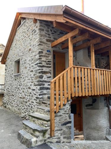 Roveredo Ski Chalet | Casa Majagatt Holiday Home