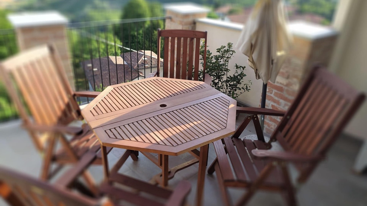 Novello House | Casa Mantel HOLIDAY HOME IN LANGHE - panoramic view and garden