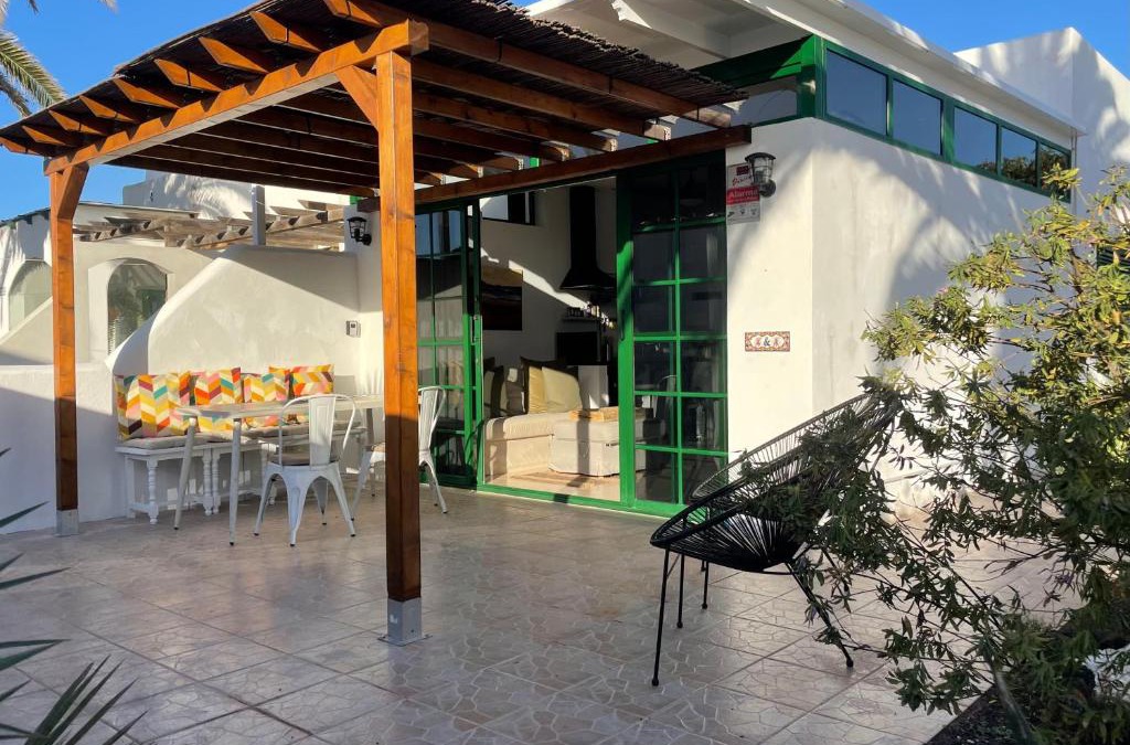 Montana Roja Apartment | Casa MaRaHoBa - Relax at Pool and Beach