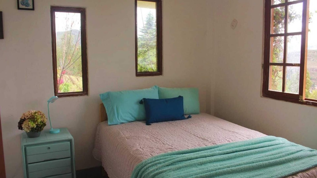 Banos del Inca Cottage | Casa Margareth: Country house on the hill near the town of Baños del Inca.