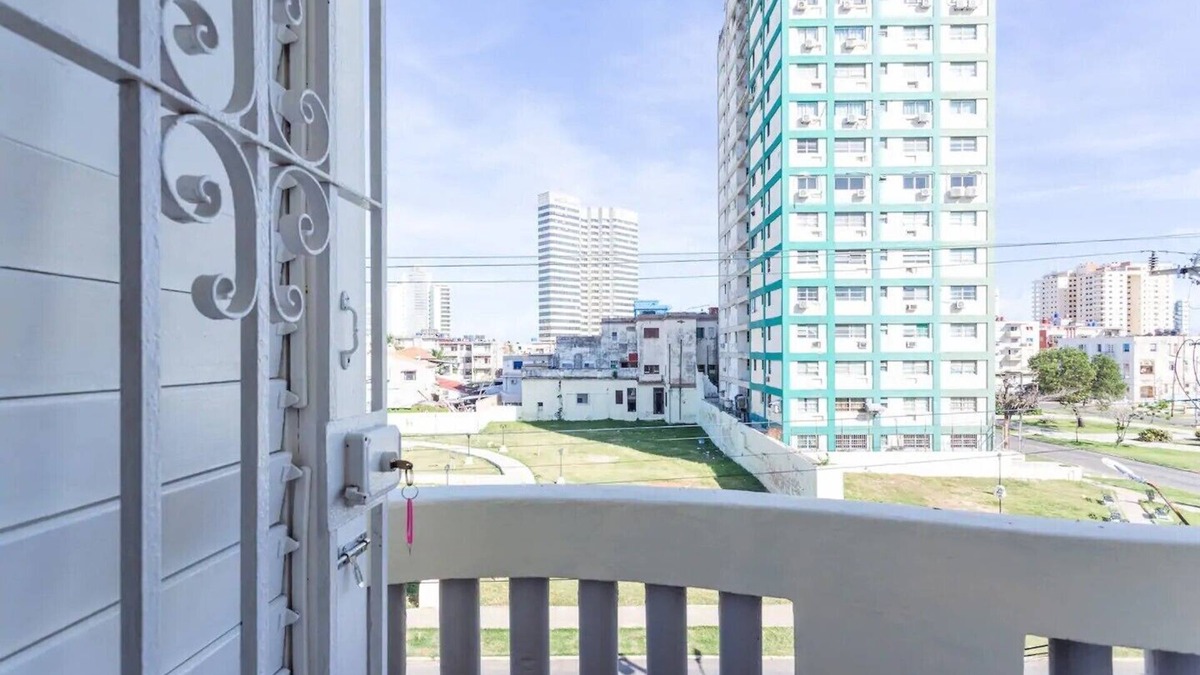 Municipality of Diez de Octubre Apartment | Casa Mariela