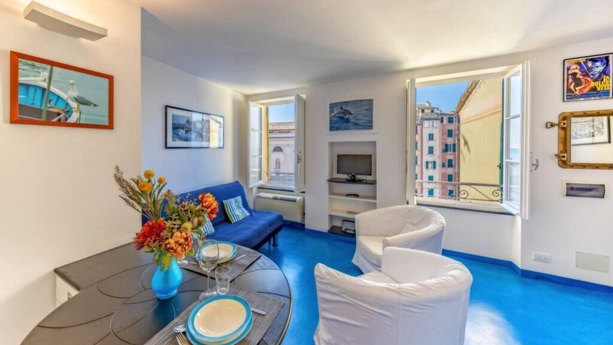 Camogli Apartment | Casa Marina- Centrally located just steps from the sea