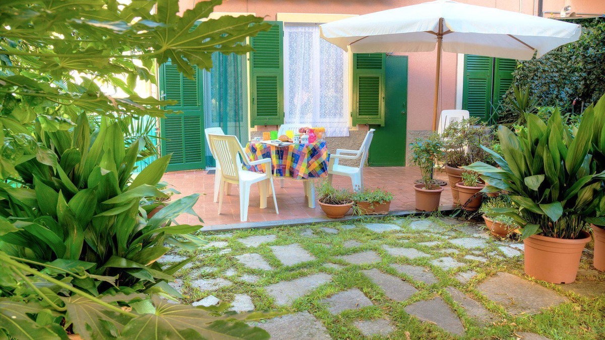 Levanto Apartment | Casa Mary - For 4 people, in centre, 5 minutes from beach and station to Cinque Terre