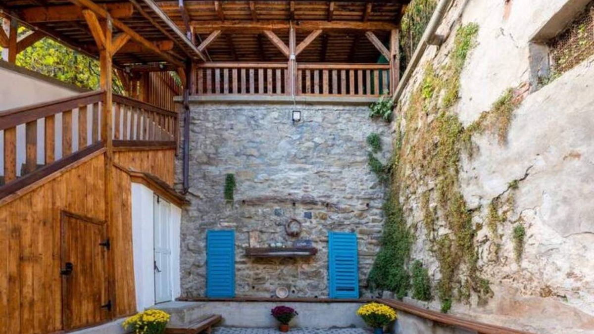Sighisoara House | Casa Maya Transylvania Studio