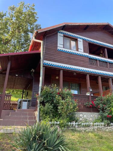 Eselnita House | Casa Melania
