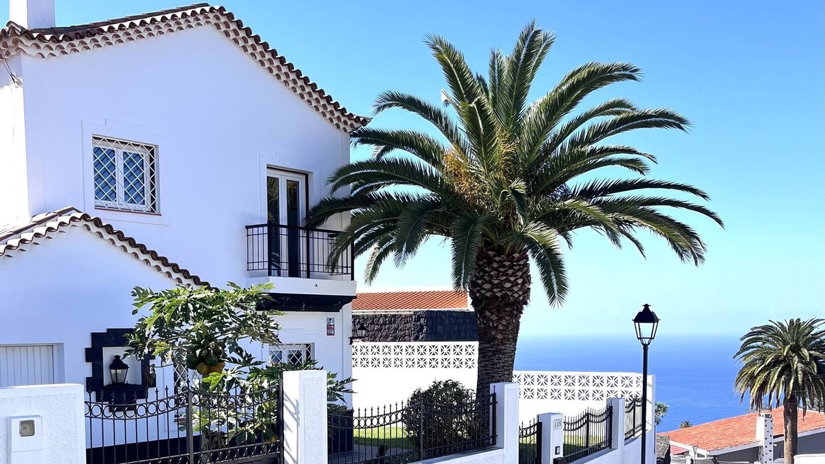 Tacoronte Villa | Casa Mesa del Mar. Casa con Jardín Para 6 en la Costa Norte de Tenerife