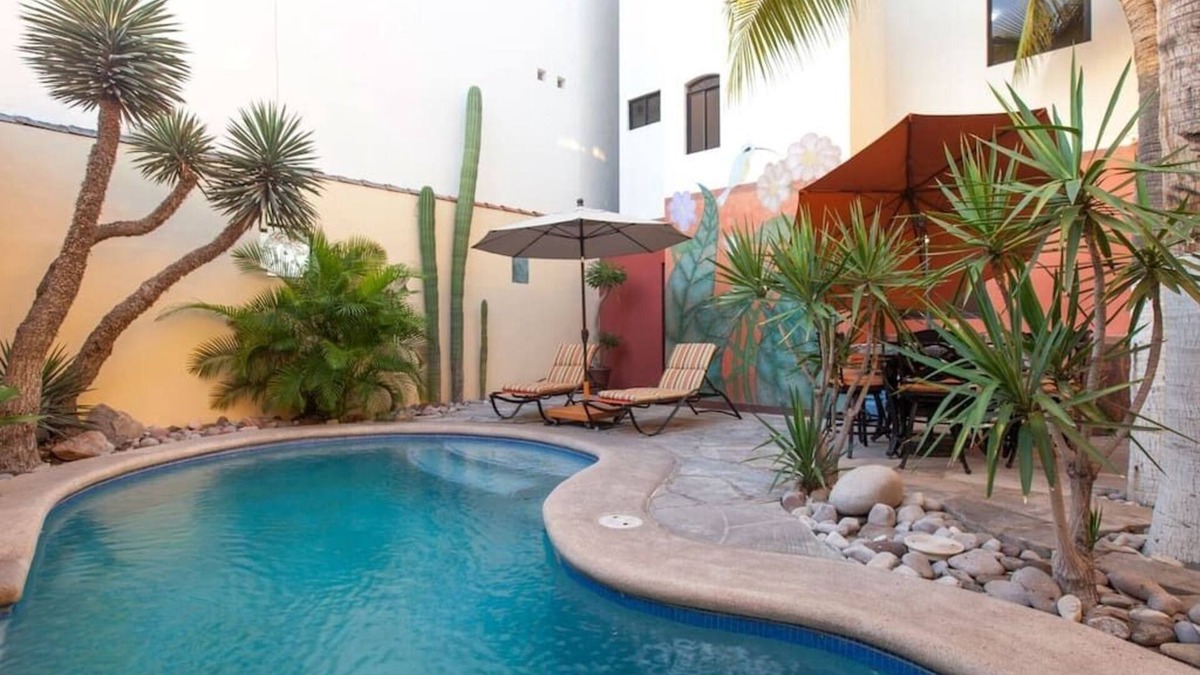 La Paz House | Casa Mexicana Summary