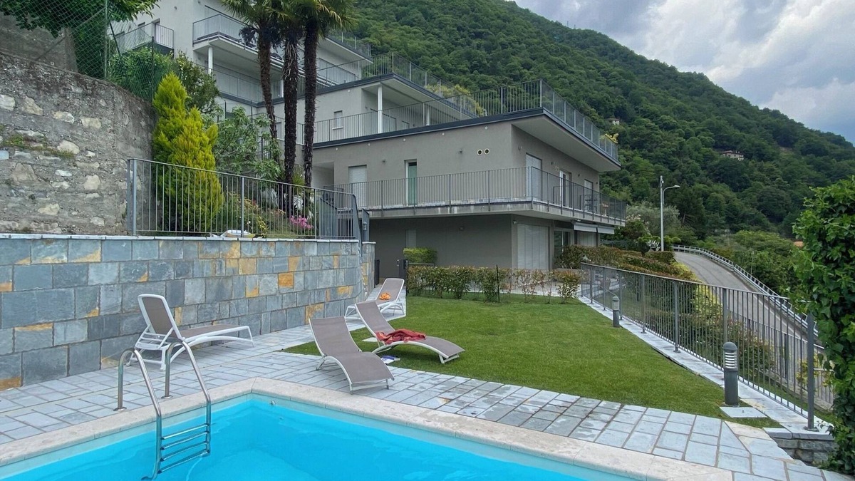 Argegno Apartment | Casa Mille Luci 2 Panoramic modern 2 bedroom unit with large pool
