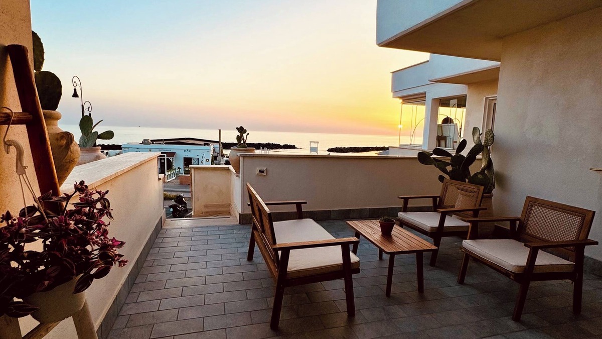 Fiumicino House | Casa Mira, luxury seahouse FCO. CIN: EN058120C2MUGZZZP2