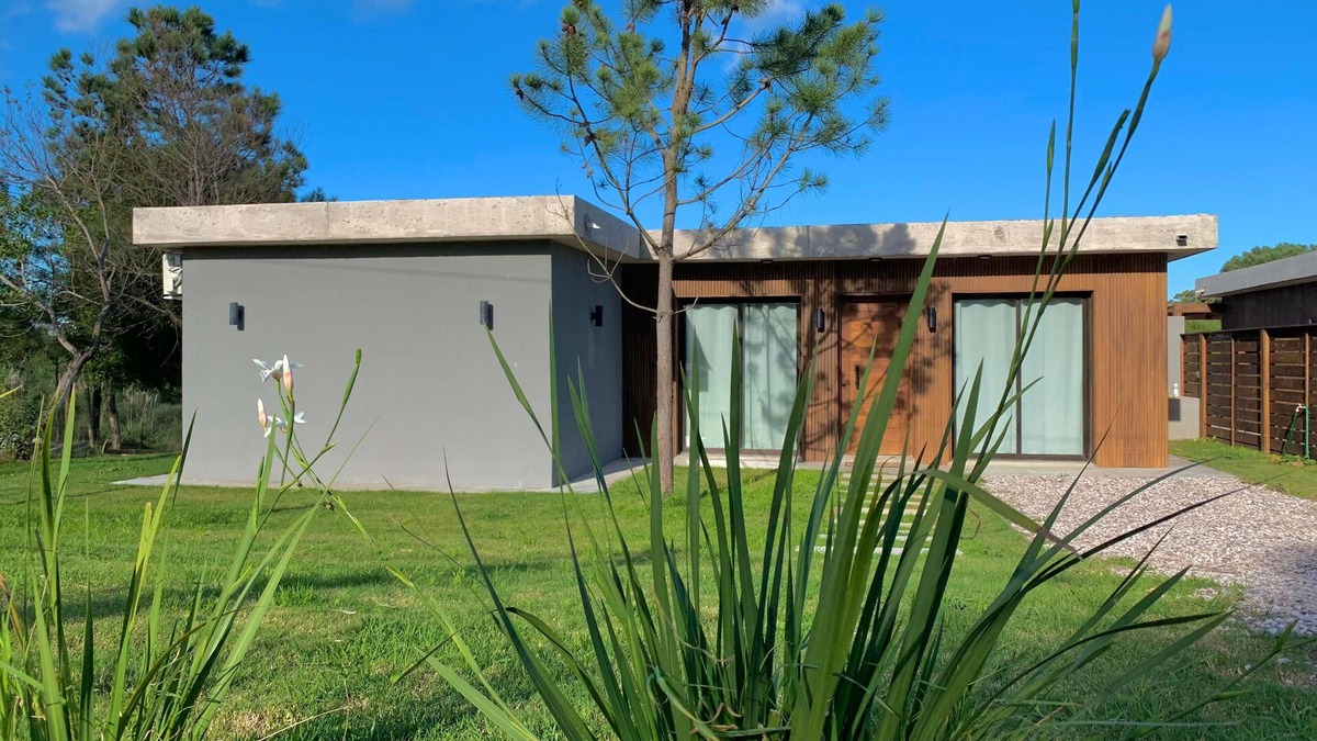 Punta Colorada House | casa moderna con piscina climatizada, en zona muy tranquila y cerca del mar