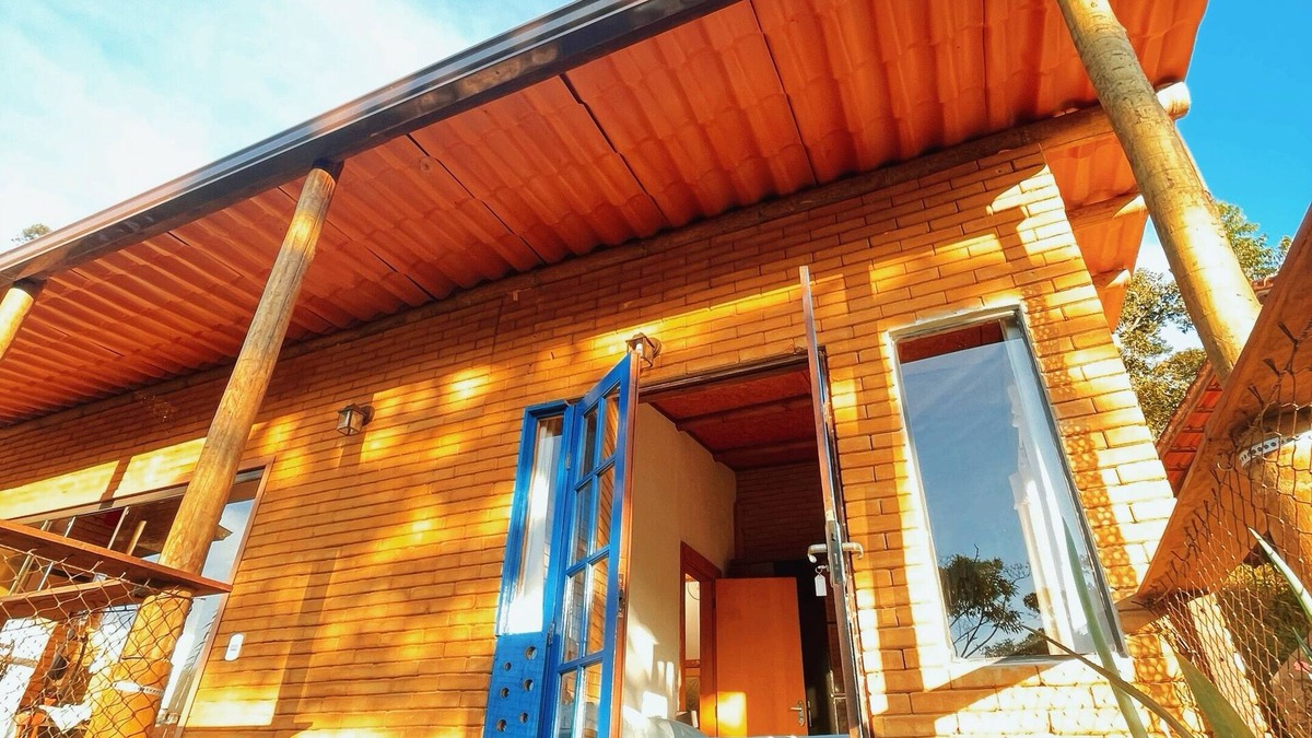 Teresopolis Ski Chalet | Casa Mohini: Deck Para Montanha e Lareira. Piscina Natural e Templo a 5 min