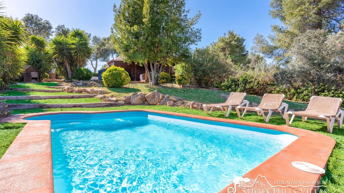 Olivella Ski Chalet | Casa Mokki with Private pool, hot tub and views across the garraf park